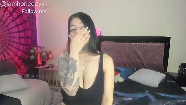 Snapshot of Thedollhoney chatting on October 2025 09:26:01 PM Thedollhoney online show from October 2025 09:26:01 PM