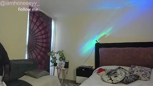 Snapshot of Thedollhoney chatting on September 2025 06:19:02 PM Thedollhoney online show from September 2025 06:19:02 PM