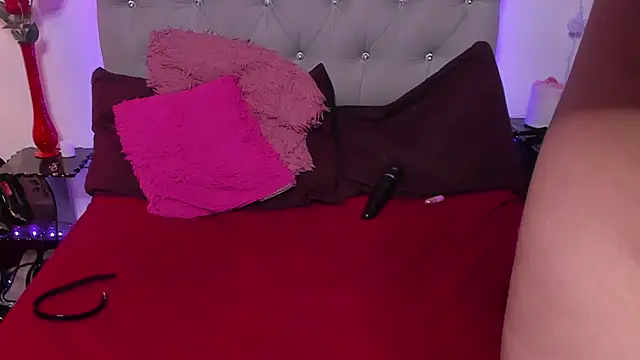 nicolsaenz20 online show from December 2025 08:04:02 PM