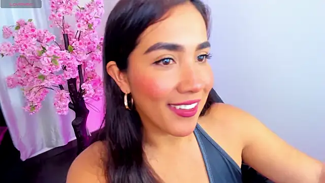 Snapshot of KAROLIVONNE chatting on July 2026 04:57:01 PM KAROLIVONNE online show from July 2026 04:57:01 PM