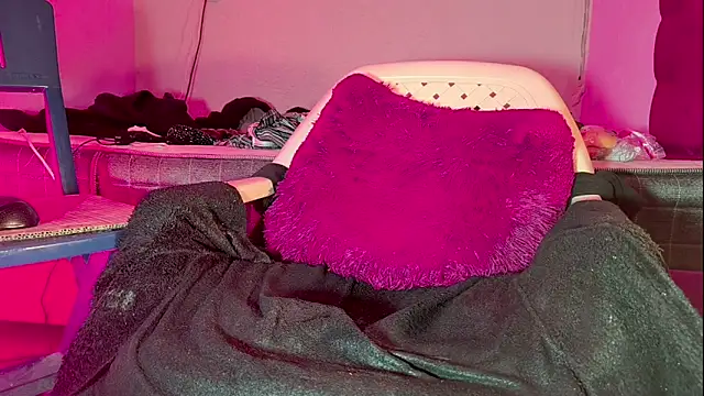 SEXYTRAV18 online show from March 2026 07:58:01 PM