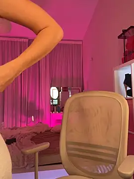 Meliazz online show from April 2026 05:08:02 PM