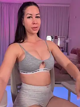 Meliazz online show from April 2026 06:12:02 PM