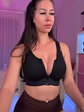 Meliazz online show from April 2026 06:20:02 PM