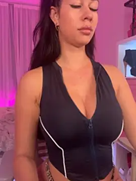 Meliazz online show from February 2026 07:36:02 PM