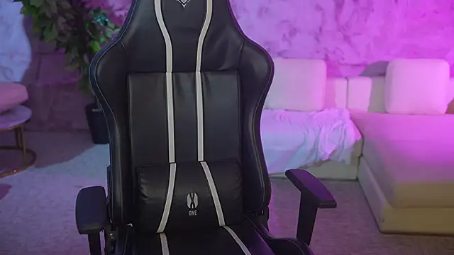 Snapshot of Kisasolo chatting on October 2025 07:04:01 PM Kisasolo online show from October 2025 07:04:01 PM