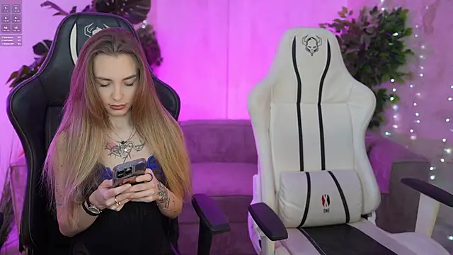 Snapshot of Kisasolo chatting on March 2025 08:16:01 PM Kisasolo online show from March 2025 08:16:01 PM