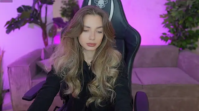 Snapshot of Kisasolo chatting on March 2025 07:38:02 PM Kisasolo online show from March 2025 07:38:02 PM