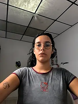 Annya-sweet online show from November 2025 01:44:01 PM