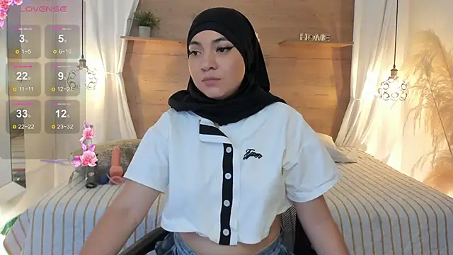 Snapshot of Sooffii_1 chatting on February 2025 07:05:02 PM Sooffii 1 online show from February 2025 07:05:02 PM