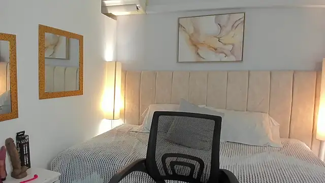 Snapshot of Sooffii_1 chatting on February 2025 10:20:01 PM Sooffii 1 online show from February 2025 10:20:01 PM