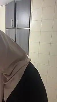 Snapshot of Sooffii_1 chatting on February 2025 06:02:02 AM Sooffii 1 online show from February 2025 06:02:02 AM