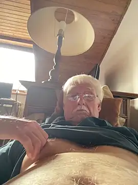 Snapshot of Steffibi1954 chatting on February 2026 10:27:01 AM Steffibi1954 online show from February 2026 10:27:01 AM