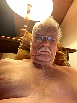 Snapshot of Steffibi1954 chatting on January 2026 04:05:01 AM Steffibi1954 online show from January 2026 04:05:01 AM