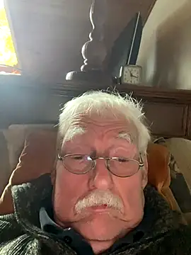 Snapshot of Steffibi1954 chatting on November 2025 10:20:01 AM Steffibi1954 online show from November 2025 10:20:01 AM