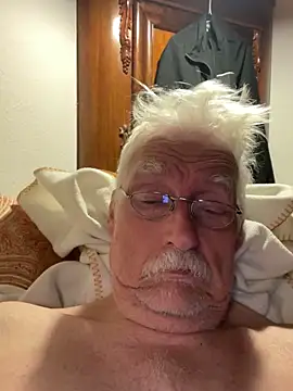 Snapshot of Steffibi1954 chatting on November 2025 01:31:02 AM Steffibi1954 online show from November 2025 01:31:02 AM