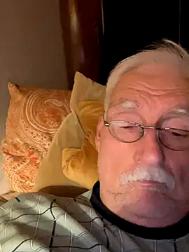 Snapshot of Steffibi1954 chatting on December 2025 08:36:01 PM Steffibi1954 online show from December 2025 08:36:01 PM