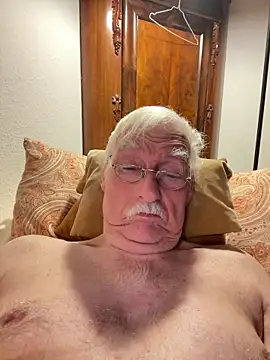 Snapshot of Steffibi1954 chatting on November 2025 11:53:01 PM Steffibi1954 online show from November 2025 11:53:01 PM