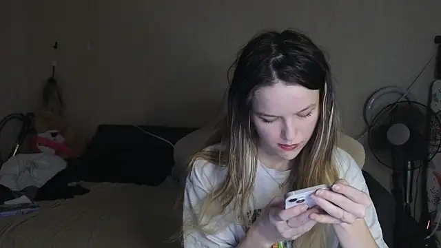 Snapshot of Nate__ chatting on November 2025 08:35:01 AM Nate online show from November 2025 08:35:01 AM