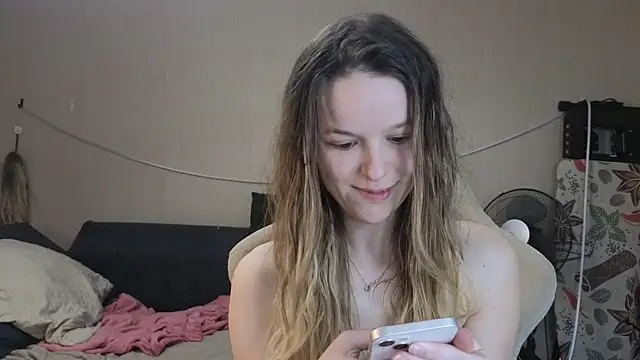 Snapshot of Nate__ chatting on December 2025 04:00:02 AM Nate online show from December 2025 04:00:02 AM