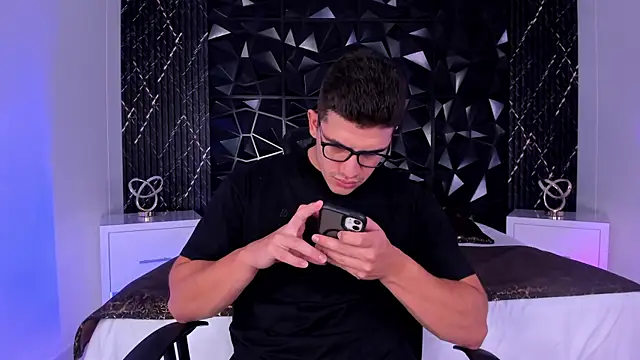 Snapshot of JeffDaltton chatting on November 2025 08:35:02 PM JeffDaltton online show from November 2025 08:35:02 PM