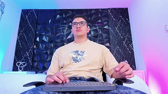 Snapshot of JeffDaltton chatting on October 2025 08:09:01 PM JeffDaltton online show from October 2025 08:09:01 PM