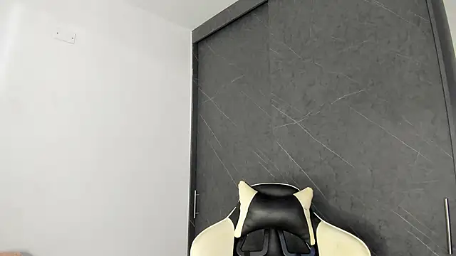 chloe ebony  online show from May 2026 10:48:01 PM