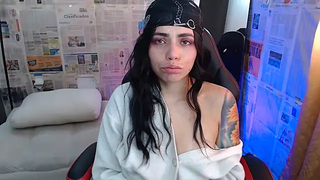 i am nina  online show from November 2025 08:01:02 PM