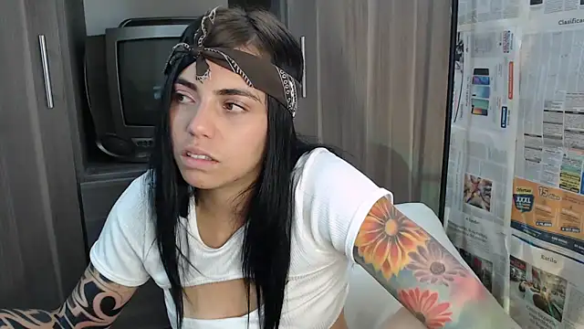i am nina  online show from February 2025 12:41:02 AM