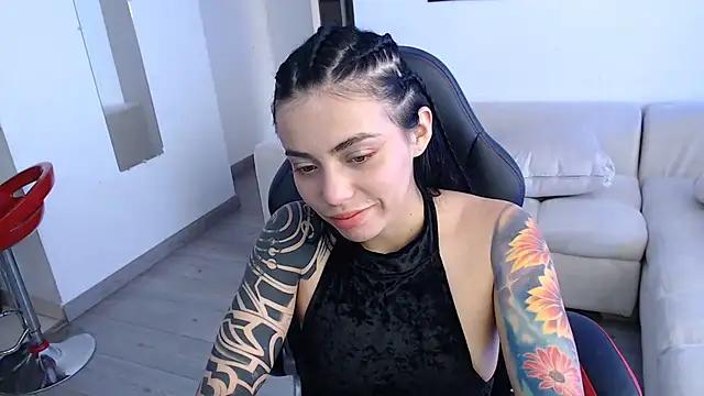 i am nina  online show from March 2025 09:27:02 PM