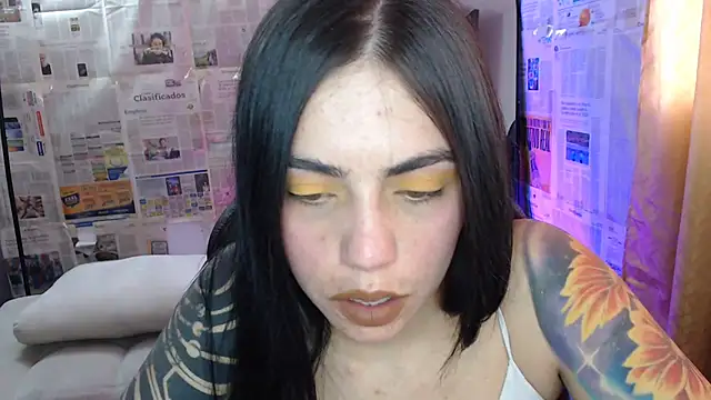 i am nina  online show from November 2025 08:09:01 PM