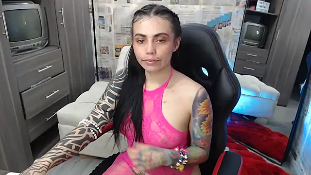 i am nina  online show from September 2025 11:04:01 PM