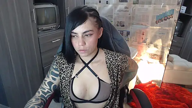 i am nina  online show from November 2025 10:24:01 PM