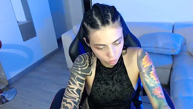 i am nina  online show from March 2025 12:33:02 AM