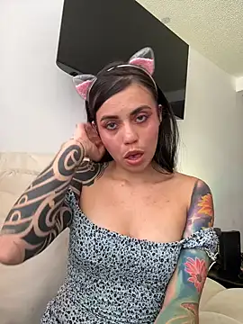 i am nina  online show from December 2025 08:08:02 PM