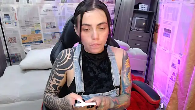 i am nina  online show from October 2025 02:57:01 AM