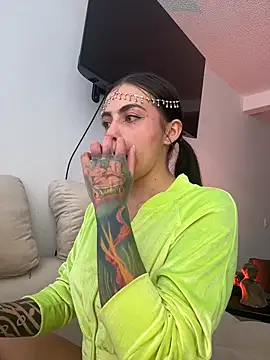 i am nina  online show from December 2025 07:52:02 PM