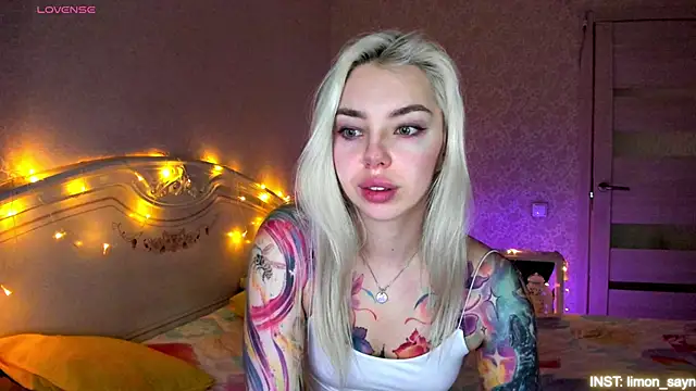 LillyMoure  online show from March 2026 10:48:01 PM