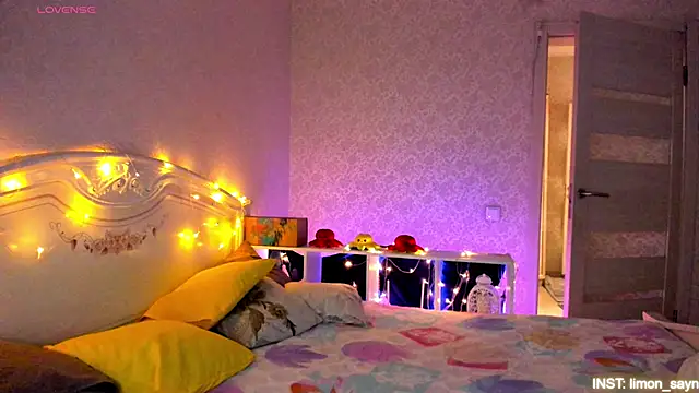 LillyMoure  online show from March 2026 11:27:02 PM