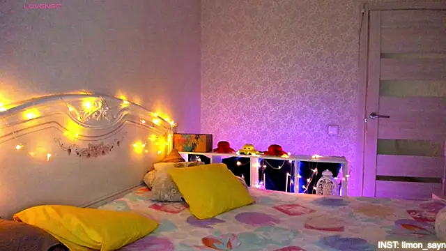 LillyMoure  online show from March 2026 11:13:01 PM