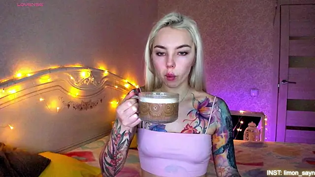 LillyMoure  online show from February 2026 11:15:01 PM