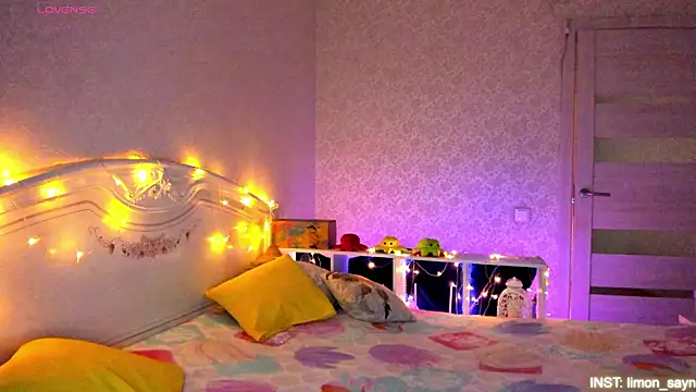 LillyMoure  online show from March 2026 11:30:01 PM