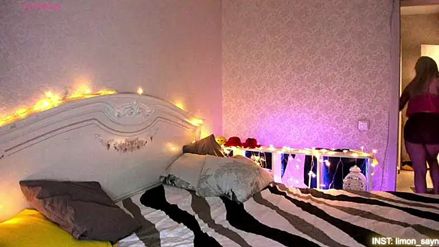 LillyMoure  online show from February 2026 10:54:01 PM