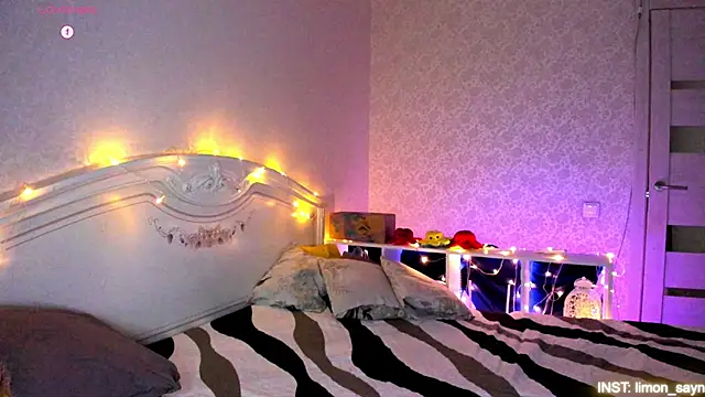 LillyMoure  online show from February 2026 11:13:01 PM