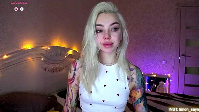 LillyMoure  online show from February 2026 11:01:01 PM