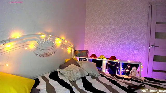 LillyMoure  online show from February 2026 11:16:01 PM