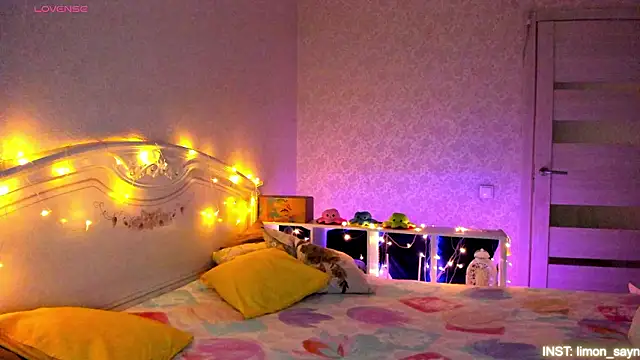 LillyMoure  online show from March 2026 11:12:02 PM