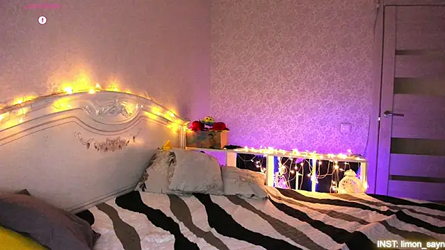 LillyMoure  online show from February 2026 10:29:01 PM