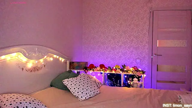 LillyMoure  online show from May 2026 12:10:02 AM