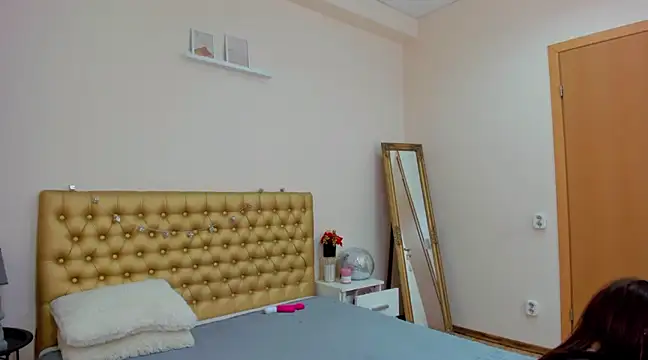 VeraWatts online show from February 2025 07:39:01 PM